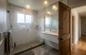 10 Alasan Pintu Kamar Mandi Sebaiknya Tidak Selalu Ditutup Setelah Mandi