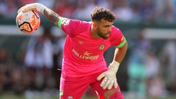 Tim asal London Utara itu resmi mendaratkan David Raya dari Brentford. (Mike Stobe / GETTY IMAGES NORTH AMERICA / Getty Images via AFP)