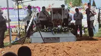 Pemakaman Joyce Lin, pilot pesawat MAF di Pemakaman umum Sereh, Kabupaten Jayapura. (Liputan6.com/Katharina Janur)