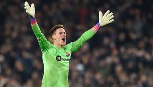 Marc-Andre ter Stegen yang kini tengah menjalani musim ke-10 bersama Barcelona juga tercatat pernah membela Timnas Jerman U-17 bersama Mario Goetze saat berlaga pada ajang Piala Dunia U-17 edisi 2009 di Nigeria. Selain Barcelona, ia juga sempat berseragam Borussia Monchengladbach usai tampil di Piala Dunia U-17 2009. (AFP/Josep Lago)