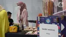 Perajin saat mengikuti acara Gebyar Ekraf di Bogor Creative Center, Kota Bogor, Minggu (11/12/2022). Gebyar Ekonomi Kreatif menjadi sarana masyarakat mengeksplor produk kreatif dan melihat karya seniman lokal asal Bogor. (Liputan6.com/Magang/Aida Nuralifa)