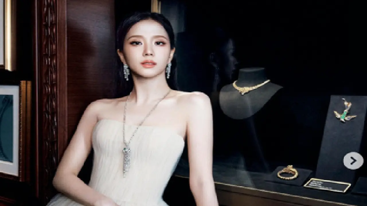Jisoo BLACKPINK bak Dewi Buka Pameran Cartier, Kenakan Perhiasan Lebih dari Rp 10 M