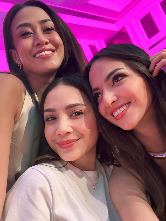 6 Potret Nia Ramadhani di Pesta Ultah Raffi dan Nagita, Wajahnya Dipuji Tak Menua