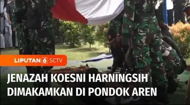 Jenazah istri Kepala Staf Kepresidenan Moeldoko, Koesni Harningsih, dimakamkan di Taman Makam Pahlawan Bahagia, Pondok Aren, Tangerang Selatan. Prosesi pemakaman pun digelar secara militer.