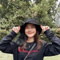 Terlepas dari masalanya tersebut, Jessica Jane pada akun instagramnya kerapa mengenakan riasan wajah minimalis mirip perempuan Korea. Berikut penampilannya. (@jessicajane99)