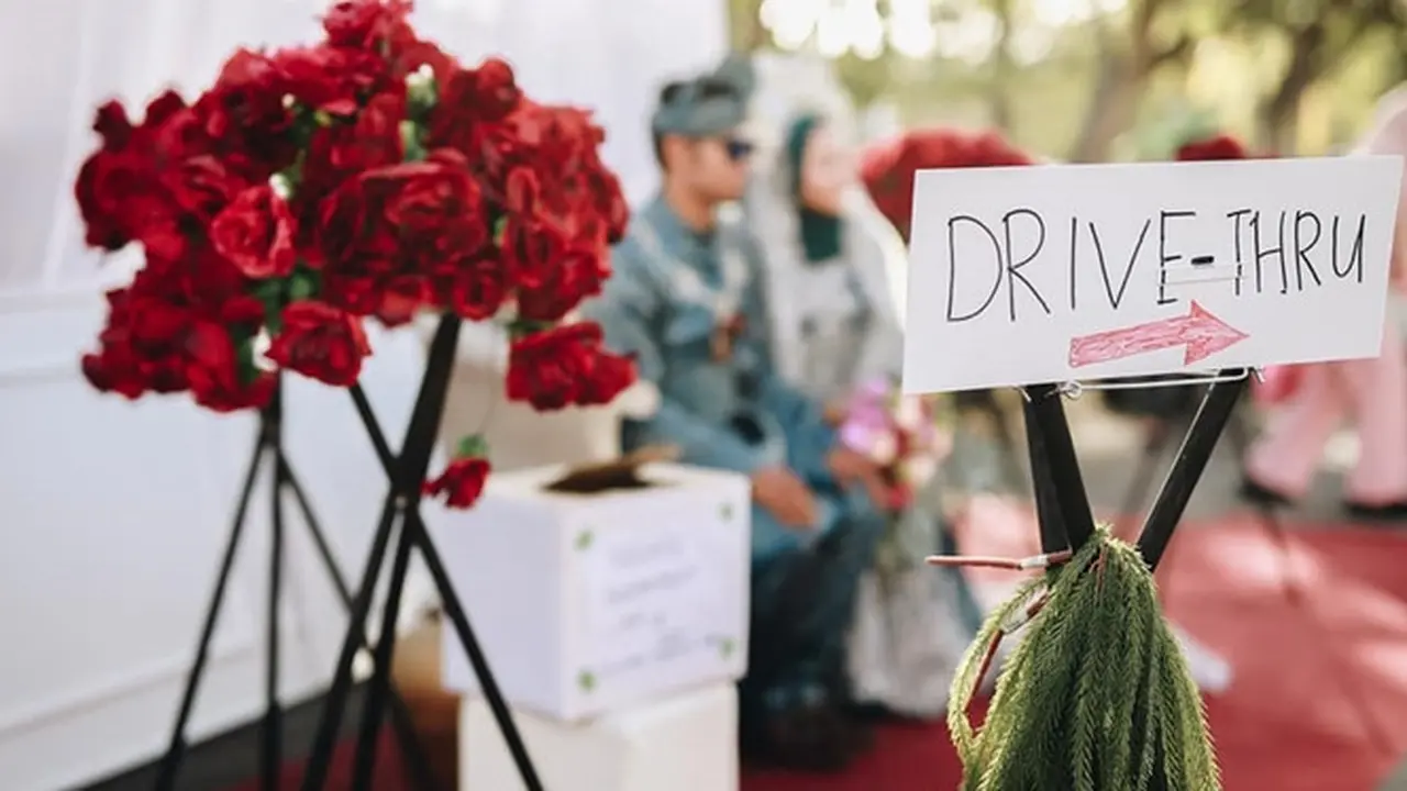 Marak Virus Corona, Ini 6 Potret Pernikahan Unik Pakai Konsep Drive-Thru