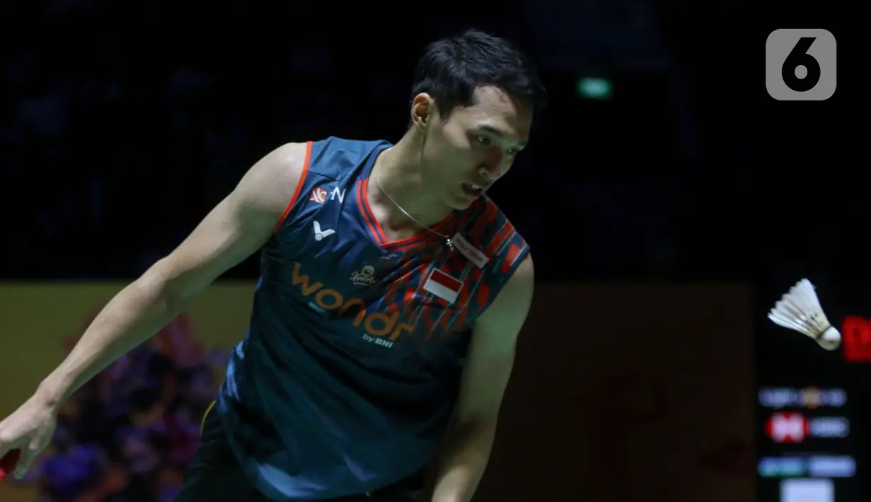 Jonatan Christie bermain ekstra untuk mengalahkan Wang Tzu-Wei dua game langsung (21-18, 24-22). (Liputan6.com/Herman Zakharia)