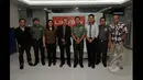 Kadispen AD Kolonel Inf. Wuryanto berfoto bersama tim redaksi Liputan6.com di SCTV Tower, Senayan, Jakarta, Selasa (20/1/2015). (Liputan6.com/Miftahul Hayat)