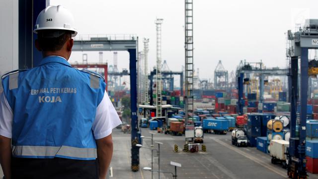 PHOTO: Melihat Suasana Pelabuhan Terminal Peti Kemas Koja
