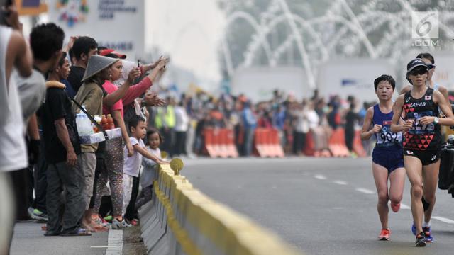 Antusiasme Warga Nonton Lari Maraton Asian Games 2018