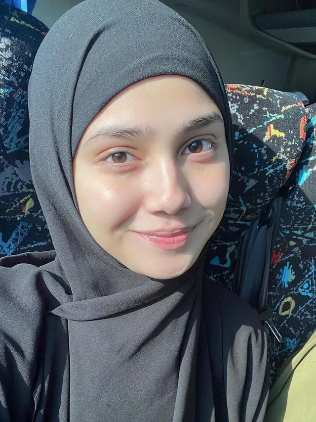 7 Potret Syifa Hadju Jalani Ibadah Umroh, Penampilan Bercadarnya Curi Perhatian