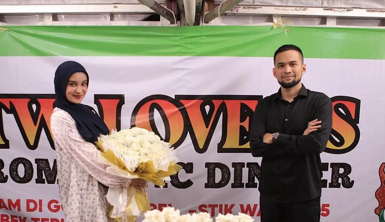 Merayakan anniversary pernikahan, Tengku Wisnu memberikan kejutan makan malam romantis untuk Shireen Sungkar. [@shireensungkar]
