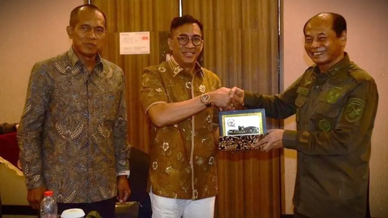 Politikus PAN yang juga Anggota Komisi I DPR RI Ahmad Rizki Sadig