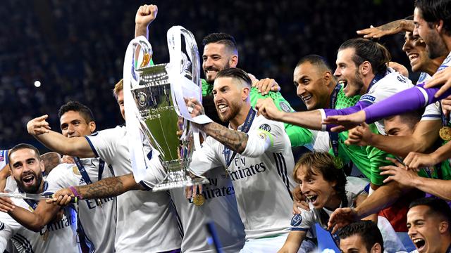 135 Gambar gambar real madrid mengangkat piala champion 2018 Terkini