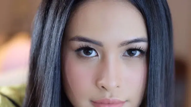 [Bintang] Punya Kulit Sawo Matang, Intip 5 Makeup Seleb Paling Kece