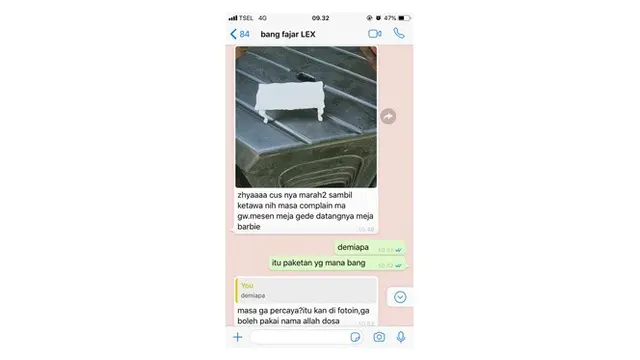 Obrolan Lucu Kurir Dengan Pelanggan Ini Bikin Senyum-Senyum