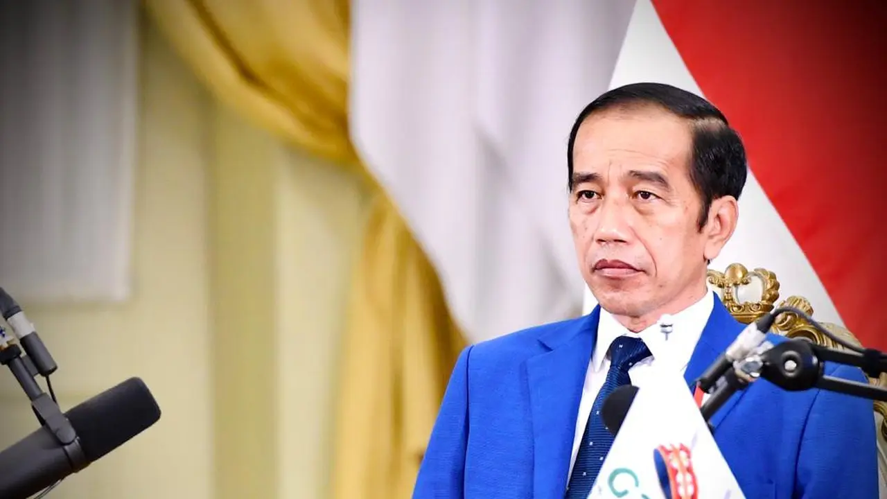Jokowi  menghadiri rangkaian  KTT G-20 secara virtual dari Istana Kepresidenan Bogor, Minggu (22/11/2020) malam. (Foto: Biro Pers Sekretariat Presiden)