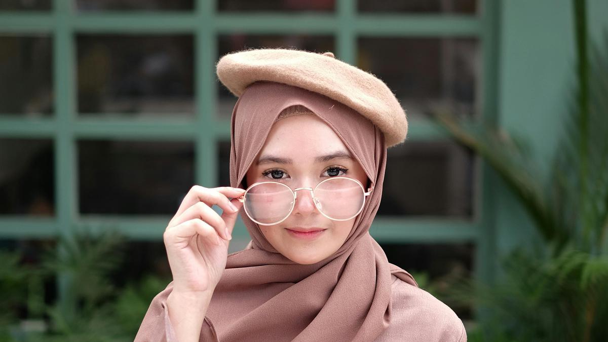5 Tren Hijab 2025 yang Lagi Hits, Bikin Kamu Makin Stylish!