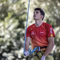 Climbing atau panjat tebing menjadi cabang olahraga yang baru dipertanding di ajang Olimpade. Dan perdana ditampilkan di Olimpaide Tokyo 2020. Instagram @albertogines