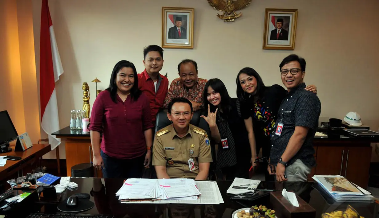 Berbagai momen seru terjadi selama kunjungan tim redaksi Liputan6.com ke kantor Ahok, Jakarta, (9/9/14). (Liputan6.com/Johan Tallo)