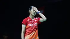 Putri Kusuma Wardani di luar dugaan tumbang dari pemain underdog asal Taiwan, Huang Yu-Hsun pada babak 16 besar Indonesia Masters 2026 di Istora Senayan, Jakarta, Kamis (22/1/2026). (Bola.com/M Iqbal Ichsan)