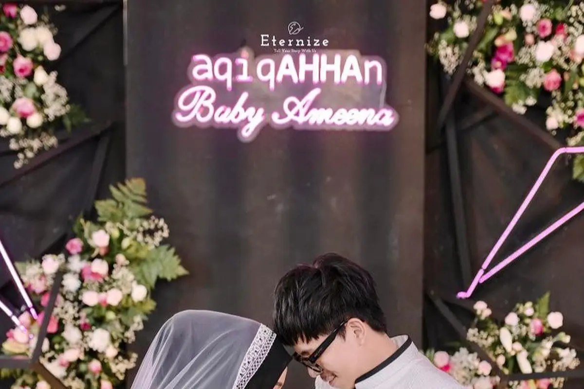 7 Gaya Busana Atta Halilintar dan Aurel Hermansyah di Aqiqah Ameena, Kompak Serba Monokrom