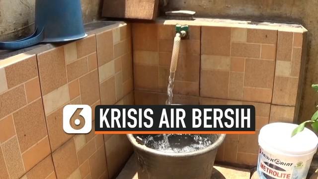 Ratusan warga di Cilangkap, Jakarta Timur kesulitan air bersih selama hampir satu bulan terakhir.