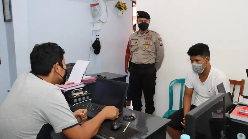 Pelaku begal payudara di Madiun diamankan polisi. (Dian Kurniawan/Liputan6.com).