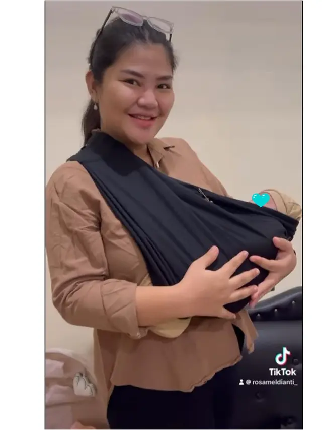6 Potret Rosa Meldianti Momong Anak Pertama Usai Lahiran, Cucu Dewi Perssik