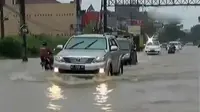 Banjir yang melanda Samarinda, Kalimantan Timur, makin meluas.