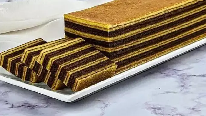 Sepiring kue lapis legit
