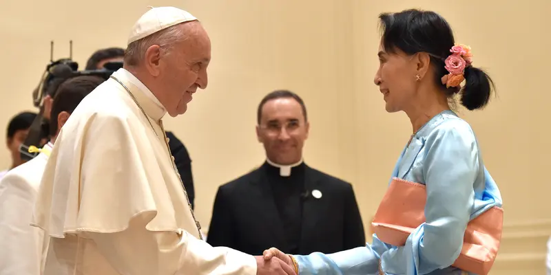 Paus Fransiskus Bertemu Suu Kyi di Myanmar