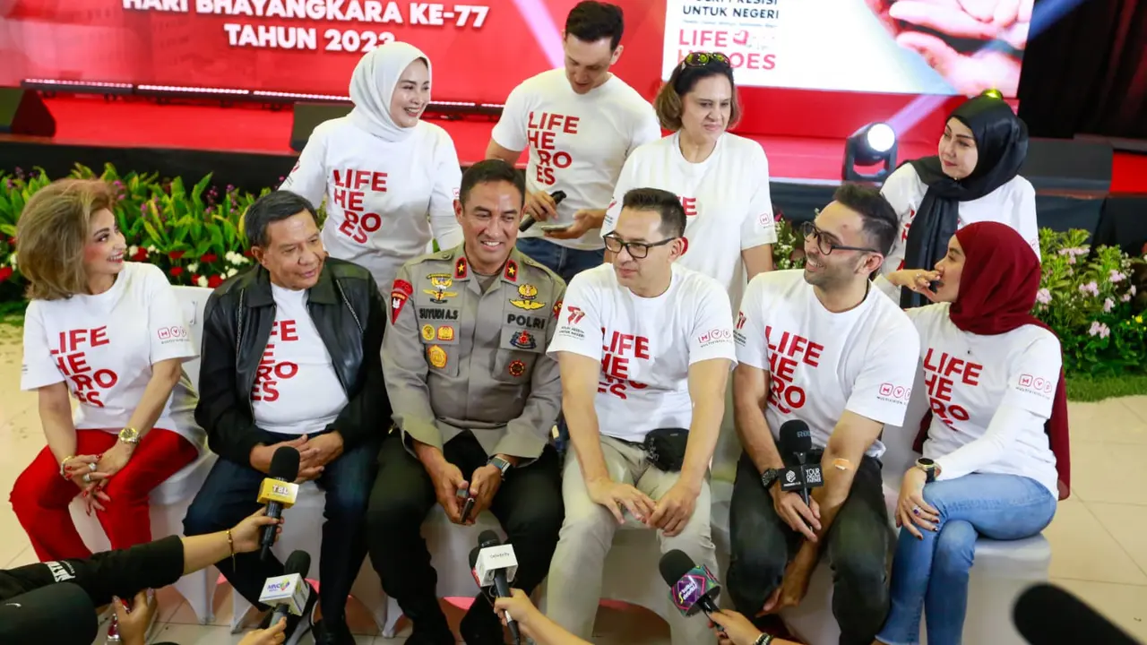 Ari Wibowo dan Sejumlah Artis Mendonorkan Darah
