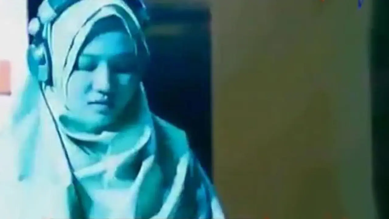  Aksi Mahasiswi Berhijab