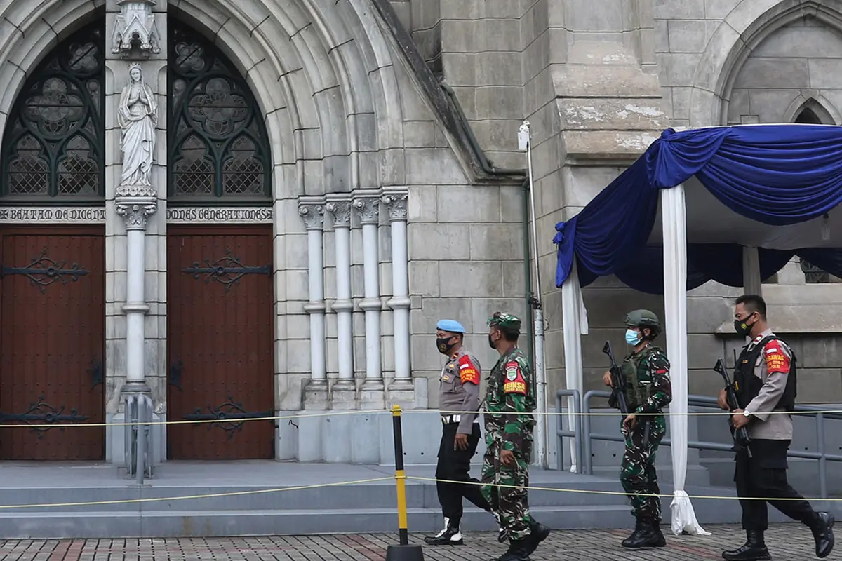Penjagaan di gereja saat perayaan Paskah