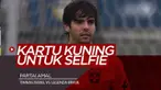 Berita Video demi Kaka, wasit perempuan ini selfie di tengah-tengah pertandingan.