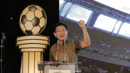 CEO Bhayangkara FC, Irjen (Pol) Royke Lumowa, memberi sambutan saat launching tim di Hotel Borobudur, Jakarta, Jumat (23/2/2018). Bhayangkara FC memperkenalkan pemain dan jersey baru untuk musim Liga Indonesia musim 2018. (Bola.com/M Iqbal Ichsan)