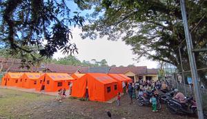 Lokasi pengungsian warga terdampak tanah bergerak di Sukabumi. (Liputan6.com/Fira Syahrin)