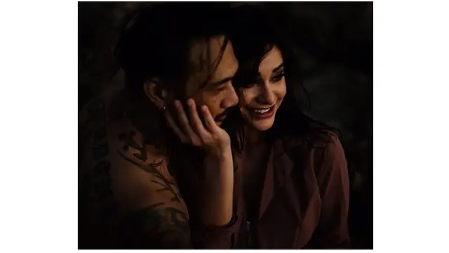 Momen Mesra Nora Alexandra dan Jerinx Superman is Dead
