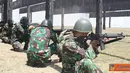 Citizen6, Surabaya: Binlat menembak dengan senjata laras panjang tersebut berlangsung hingga Jumat mendatang. Kali ini prajurit dari Staf mako, Denmako, Puslatlekdalsen, dan STTAL mendapat giliran. (Pengirim: Penkobangdikal).