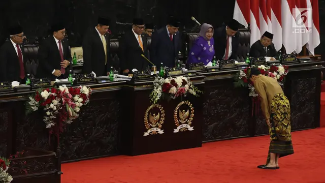Jokowi Berbaju Sasak