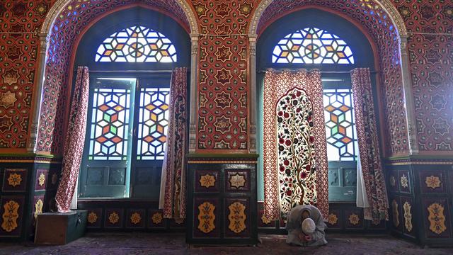 Berdoa di Kuil Syekh Abdul Qadir Al-Jailani Selama Bulan Ramadhan