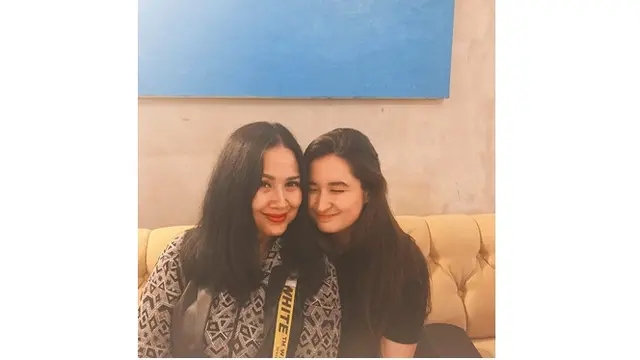 Tak Kalah Cantik Dari Ibunya, Ini Potret 5 Anak Seleb yang Mulai Beranjak Dewasa