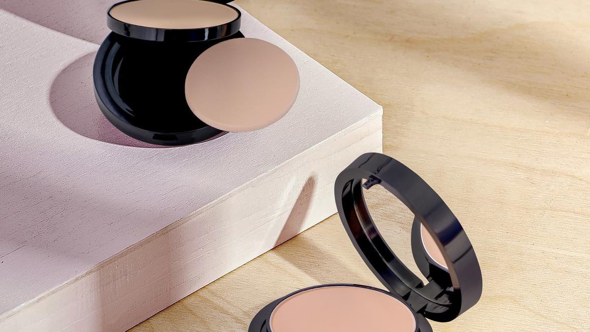 10 Rekomendasi Alas Bedak untuk Kulit Berminyak yang Bikin Wajah Flawless Tahan Lama Beauty