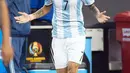 Gelandang Argentina, Angel Di Maria melakukan selebrasi usai mencetak gol kegawang Chile pada Copa America Centenario 2016 di Levi's Stadium, California, AS (7/6). Argentina menang atas Chile dengan skor 2-1. (Kelley L Cox-USA TODAY Sports)