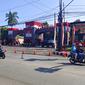 Suasana di depan Mako Brimob Polri terlihat sejumlah kendaraan terparkir di depan Mako Brimob, Kecamatan Cimanggis, Kota Depok. (Liputan6.com/Dicky Agung Prihanto)