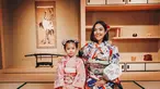 Giliran para perempuan yang berpose bersama. Gisel dan Gempi kompak duduk di bawah sambil memandang kamera. (Foto: Instagram/@gisel_la)