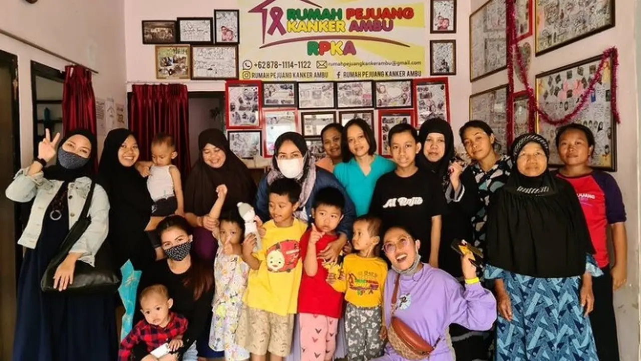 Para pejuang kanker di Rumah Pejuang Kanker Ambu.