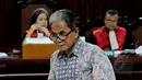 Mantan pegawai Dishub DKI, Hasbi Hasibuan menjadi saksi di sidang Udar Pristono di Pengadilan TIPIKOR, Jakarta, Rabu, (06/05/2015). Dalam kesaksian nya Hasbi mengatakan Udar telah mencairkan dana proyek Bus TransJakarta. (Liputan6.com/Andrian M Tunay)