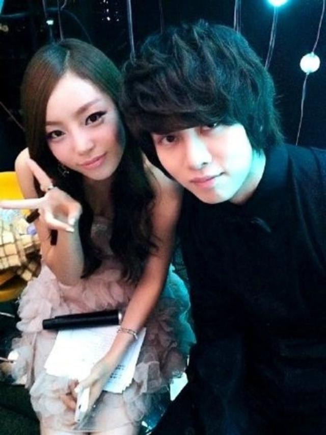 Goo Hara dan Heechul Super Junior (Soompi)
